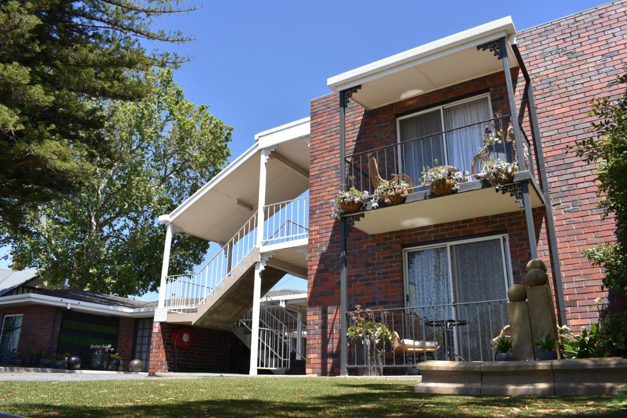 Town House Motor Inn Horsham Exterior photo